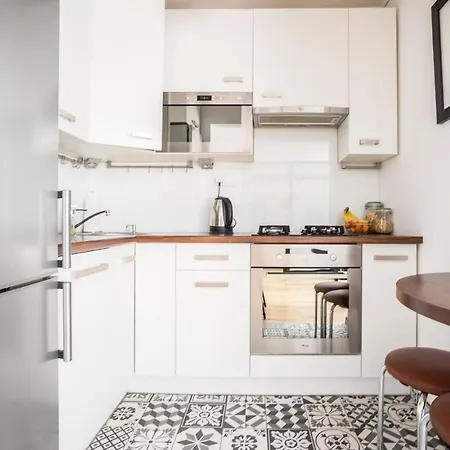 Oomph Апартаменты *