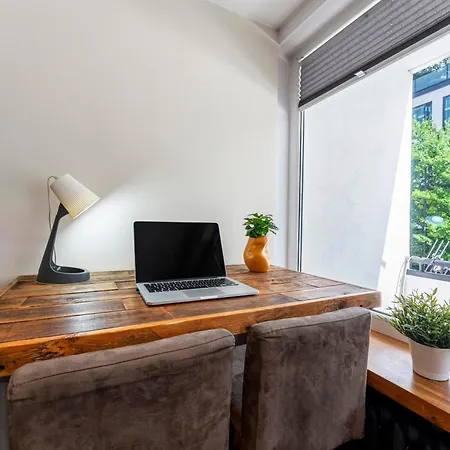 Oomph Апартаменты